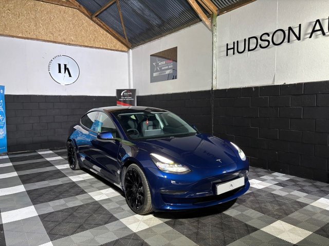 
                                                Voiture
                                                 (Dual Motor) Performance Saloon 4dr Electric Auto 4WDE (Performance Upgrade) (449 bhp)