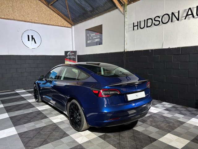 
                                                Voiture
                                                 (Dual Motor) Performance Saloon 4dr Electric Auto 4WDE (Performance Upgrade) (449 bhp)