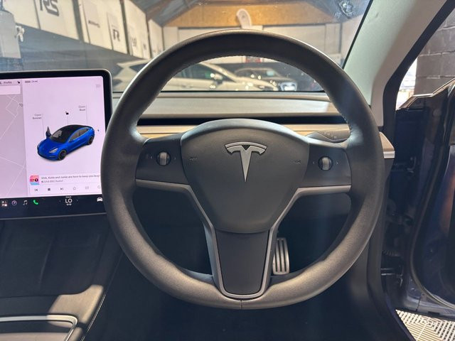 
                                                Voiture
                                                 (Dual Motor) Performance Saloon 4dr Electric Auto 4WDE (Performance Upgrade) (449 bhp)