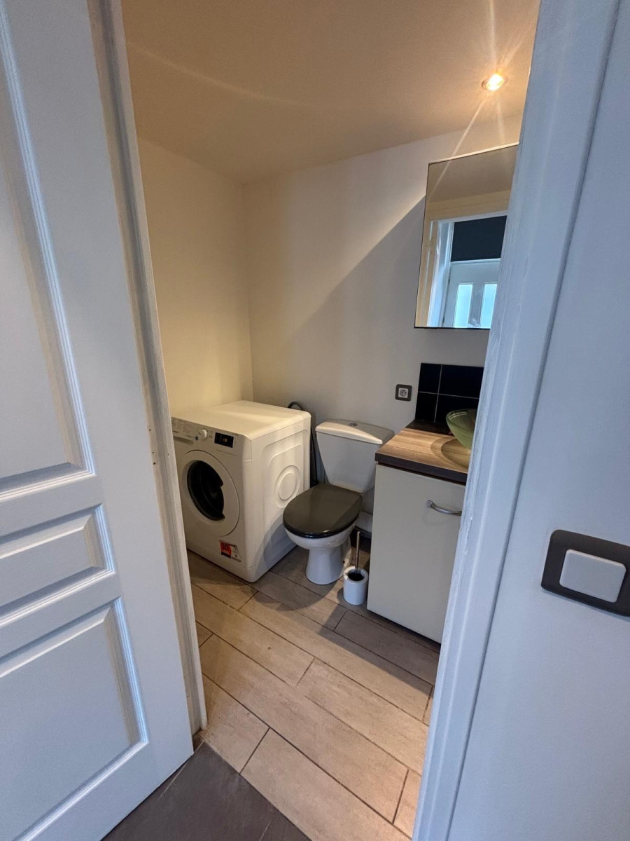 
                                                Location
                                                 dupleix