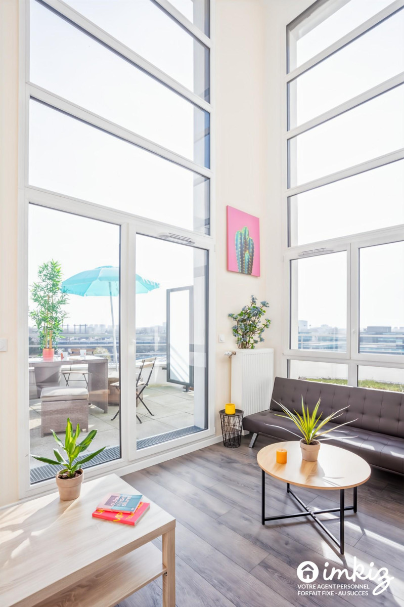 
                                                Vente
                                                 Duplex 111m2 4cha dern étag, terrasse, double park
