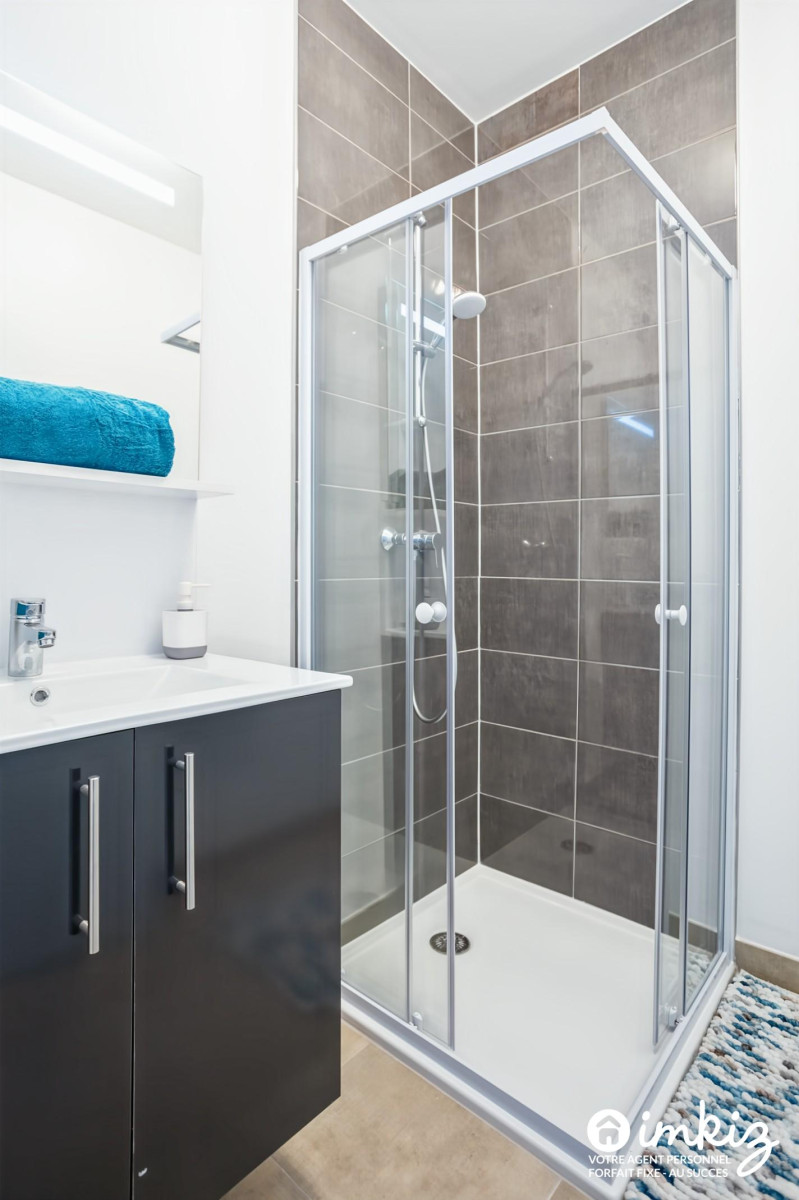 
                                                Vente
                                                 Duplex 111m2 4cha dern étag, terrasse, double park