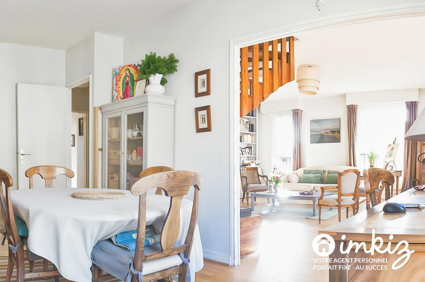 
                                                Vente
                                                 Duplex 137 m2 carrez (168m² sol) 5ch, Pl Alex. 1er