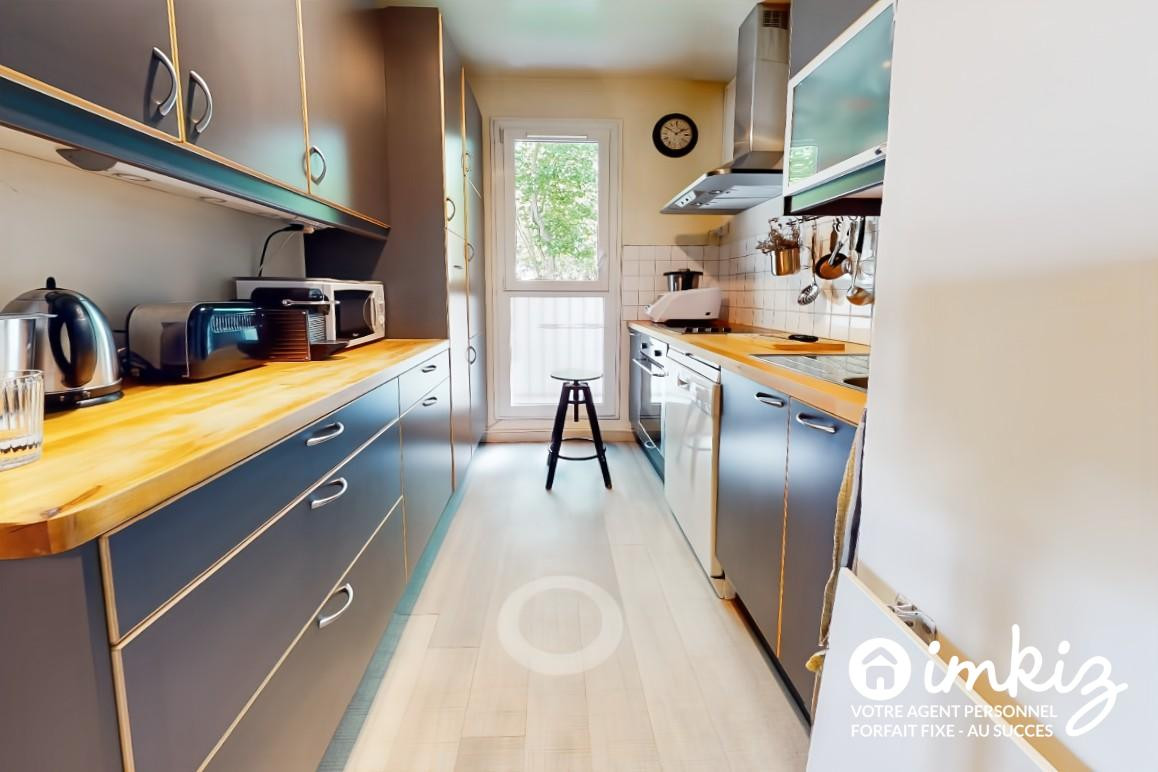 
                                                Vente
                                                 Duplex 137 m2 carrez (168m² sol) 5ch, Pl Alex. 1er