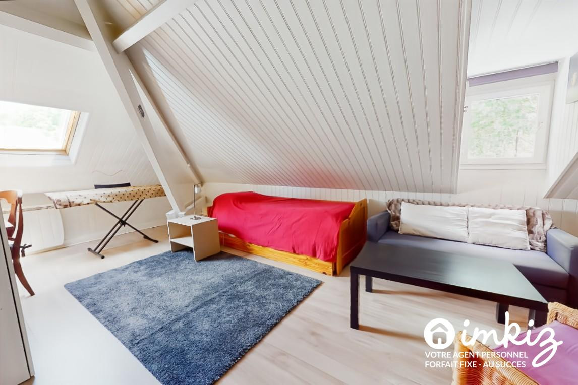 
                                                Vente
                                                 Duplex 137 m2 carrez (168m² sol) 5ch, Pl Alex. 1er