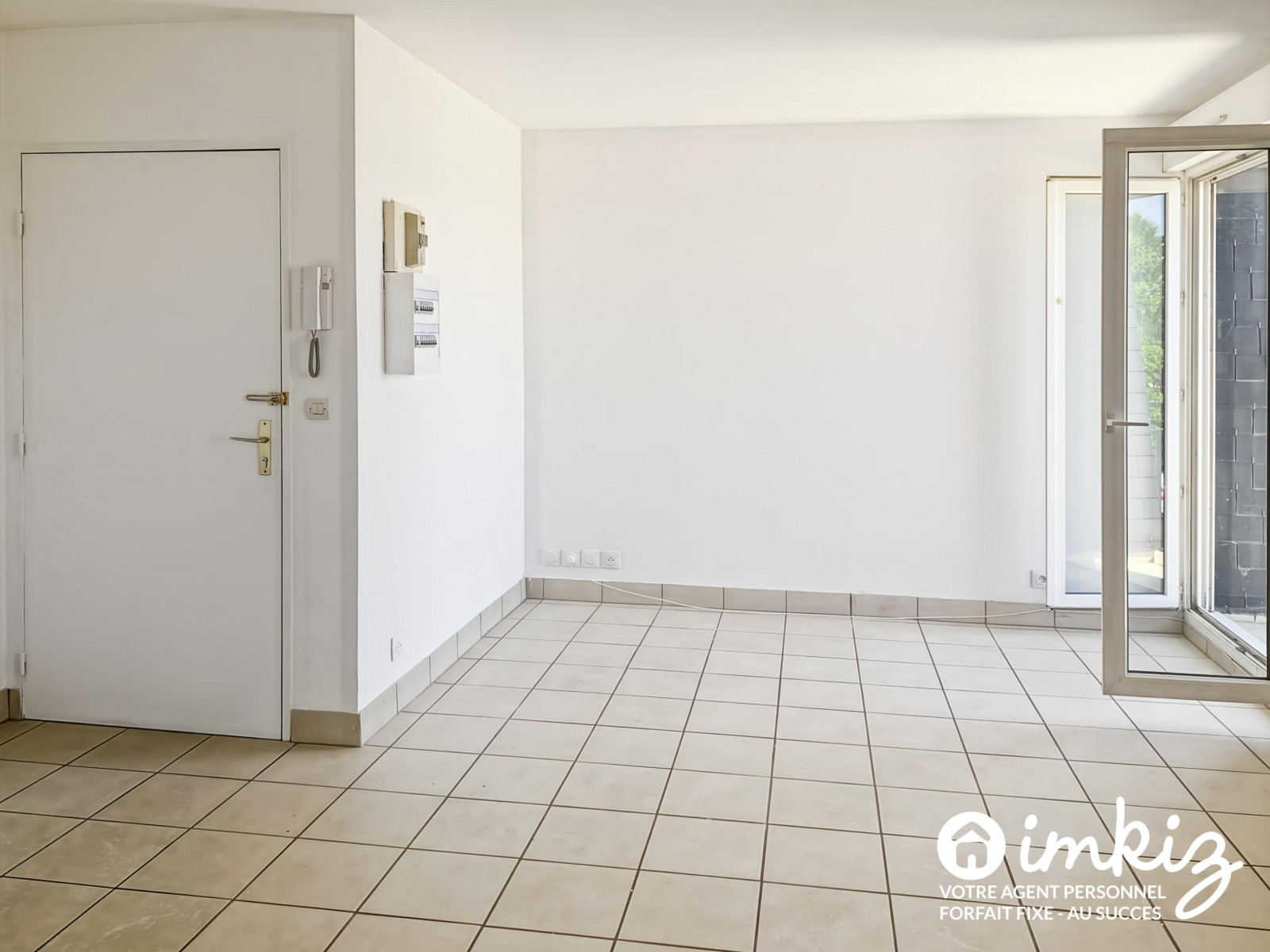 
                                                Vente
                                                 Duplex 2 pièces avec balcon, cave et parking