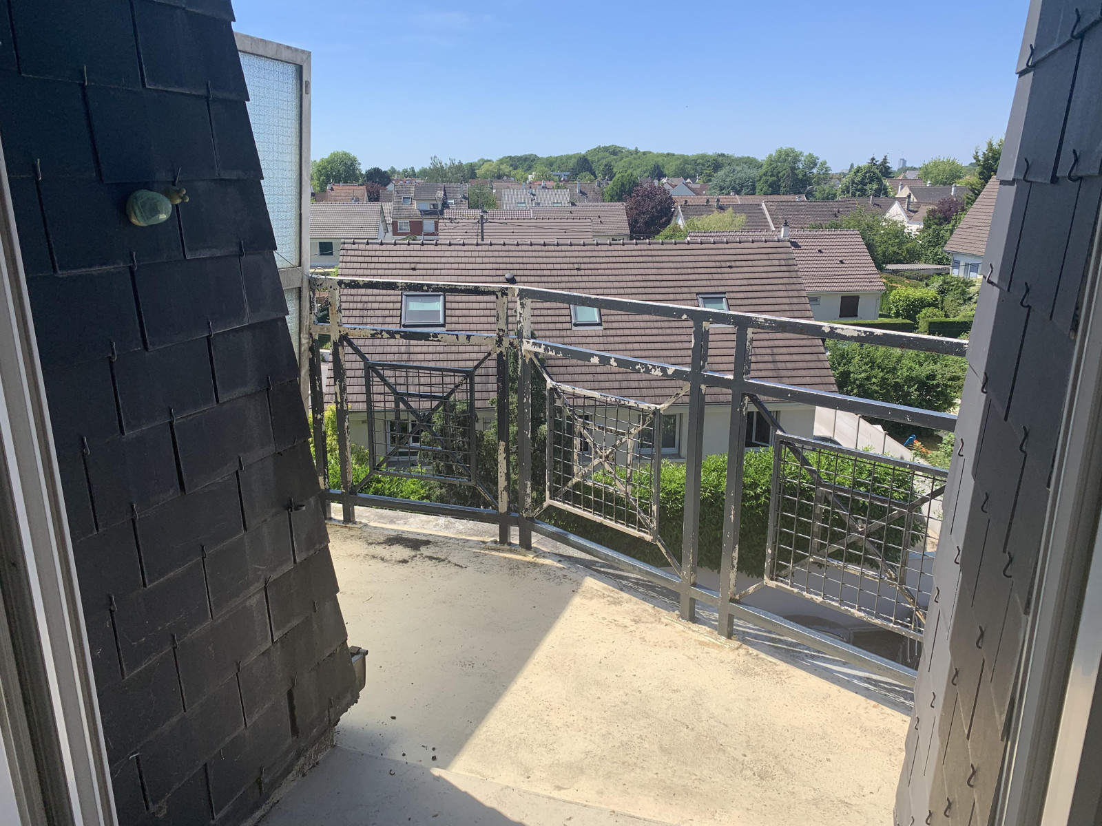 
                                                Vente
                                                 Duplex 2 pièces avec balcon, cave et parking