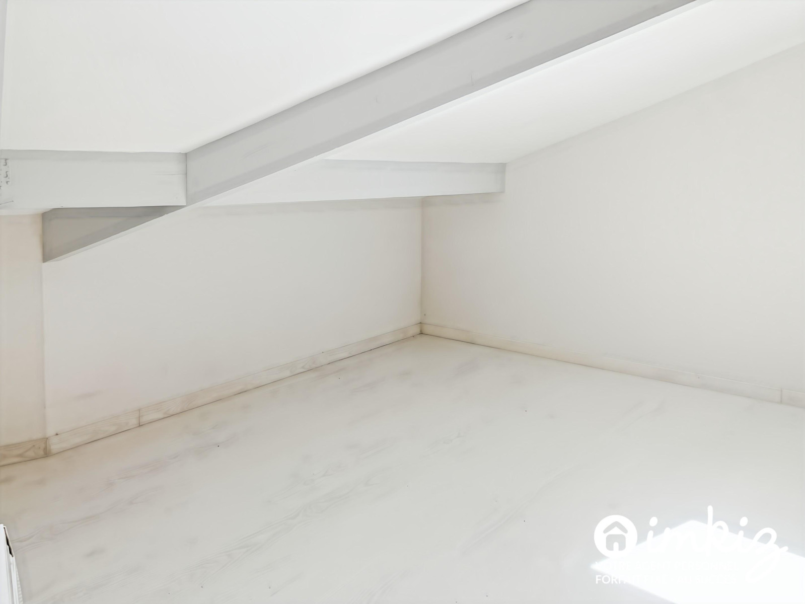 
                                                Vente
                                                 Duplex 2 pièces avec balcon, cave et parking
