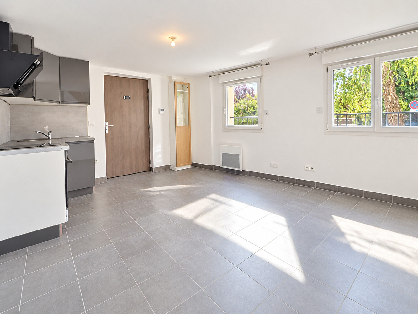 
                                                Vente
                                                 Duplex 2 pièces refait à neuf à Montreuil