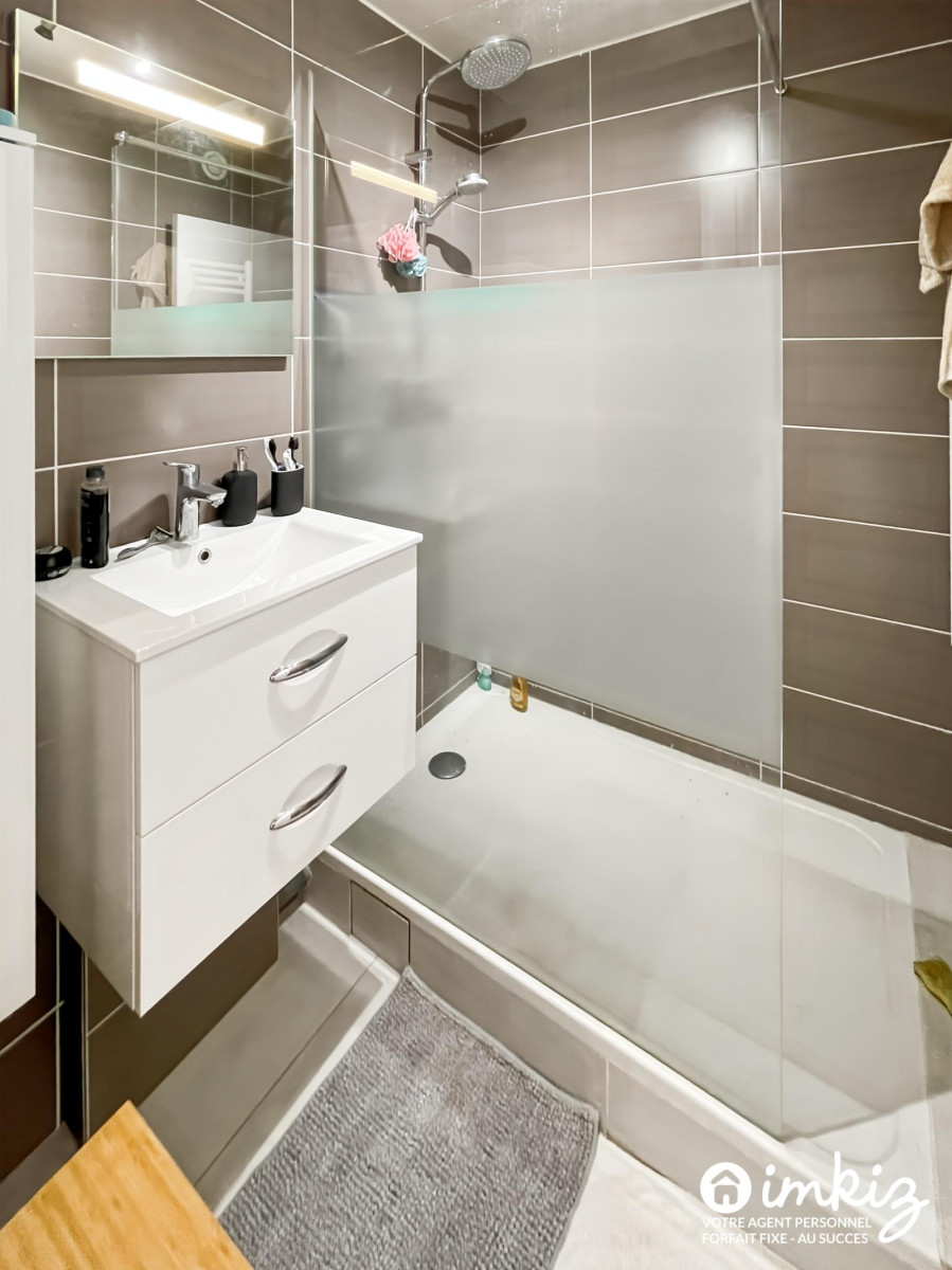 
                                                Vente
                                                 Duplex 3 pièces