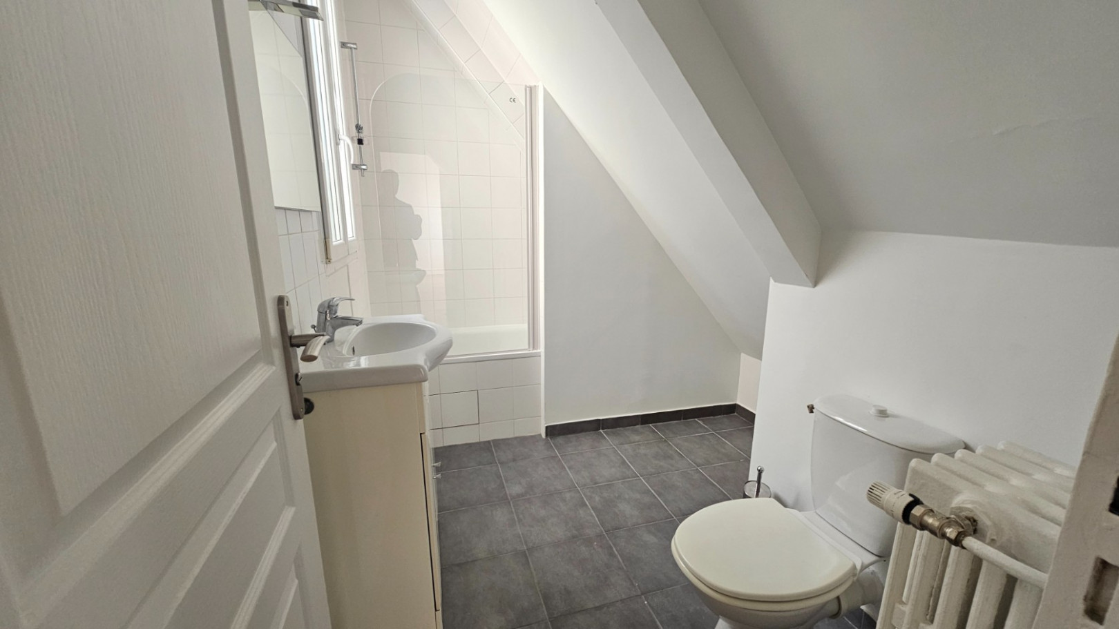
                                                Vente
                                                 Duplex 3 pièces compacte avec 3 balcons