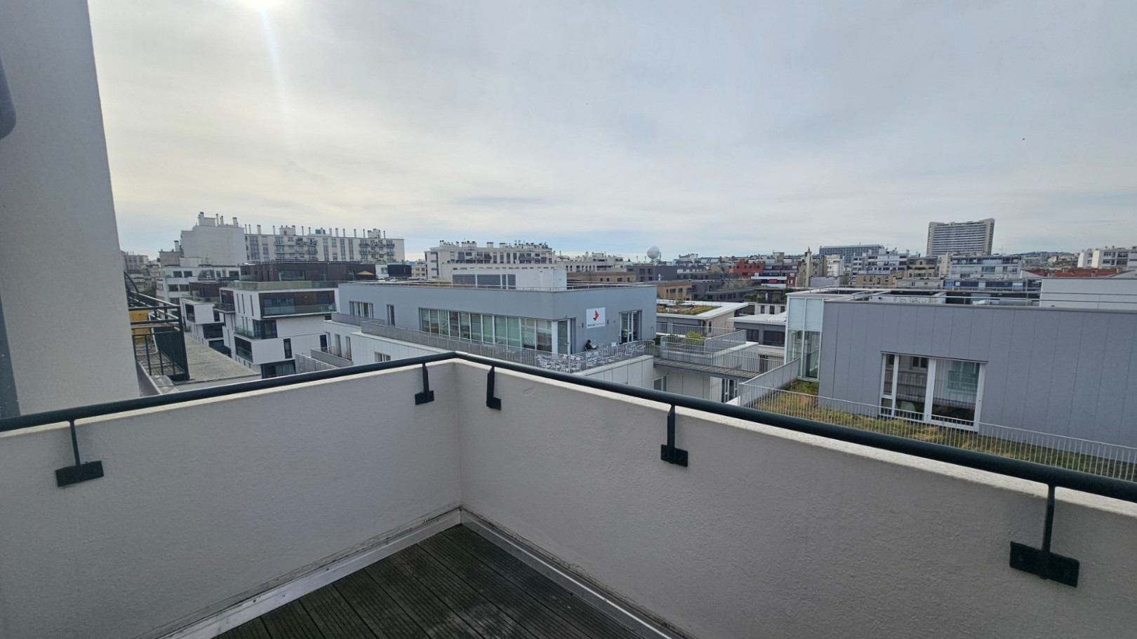 
                                                Vente
                                                 Duplex 3 pièces compacte avec 3 balcons