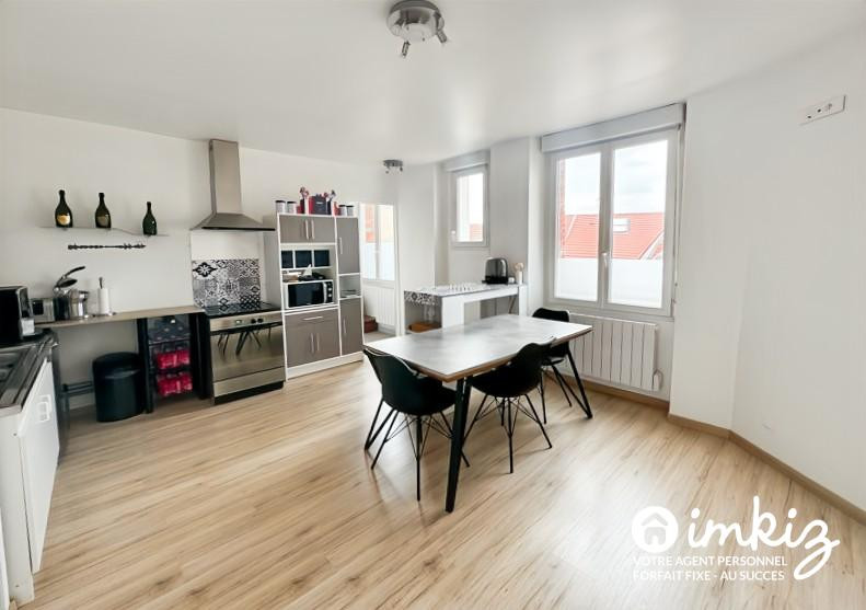
                                                Vente
                                                 Duplex 3 pièces, restauré