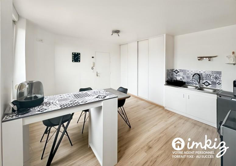 
                                                Vente
                                                 Duplex 3 pièces, restauré