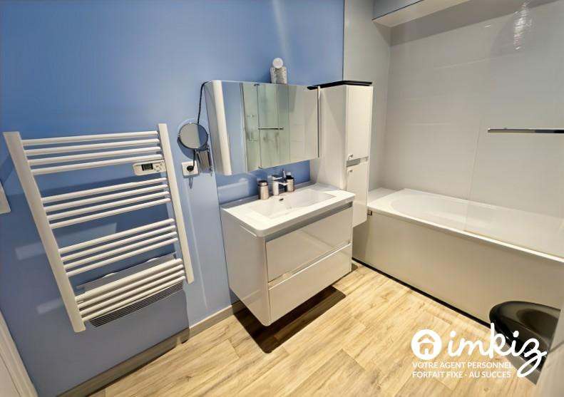 
                                                Vente
                                                 Duplex 3 pièces, restauré