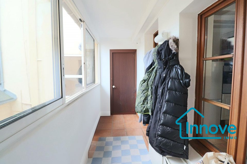 
                                                Vente
                                                 Duplex 3 pièces Versailles Montbauron