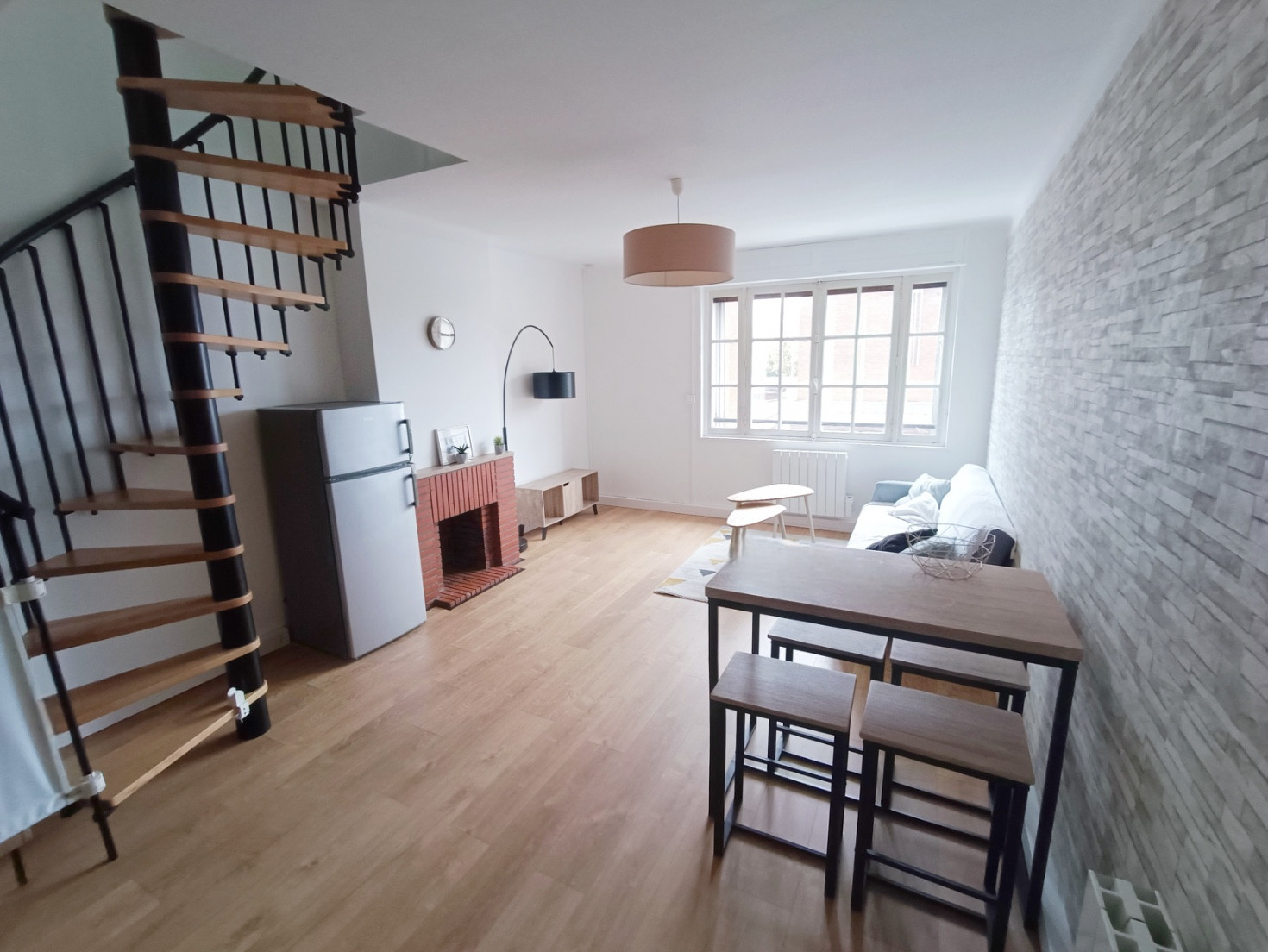 
                                                Vente
                                                 Duplex 4 chambres avec jardin