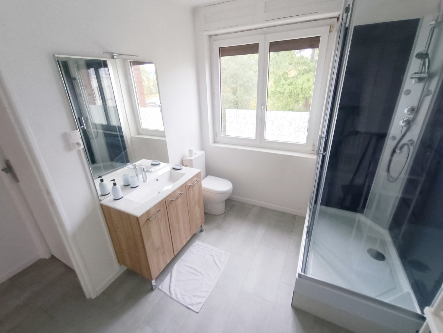 
                                                Vente
                                                 Duplex 4 chambres avec jardin