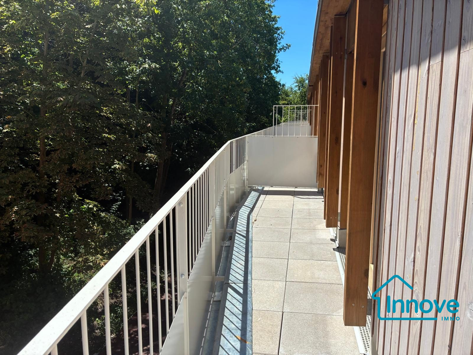 
                                                Vente
                                                 Duplex 4 chambres Rive gauche Frais de notaire offerts