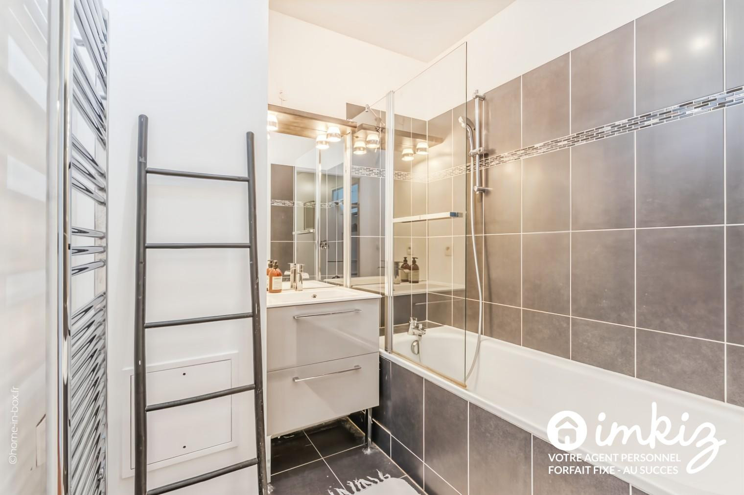 
                                                Vente
                                                 Duplex 4 pièces