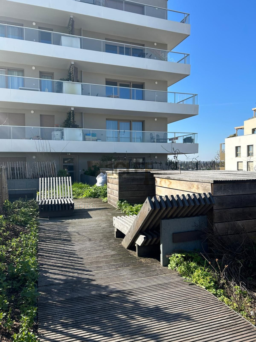 
                                                Location
                                                 Duplex - 46m² - Bagneux