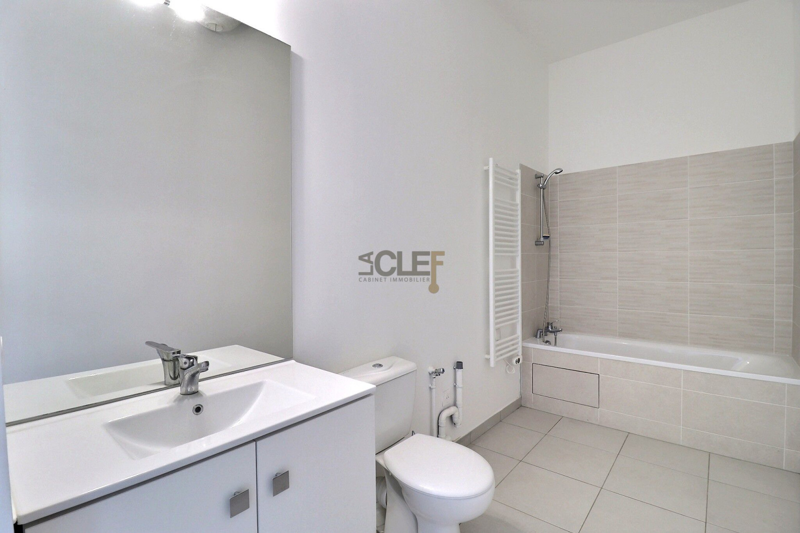 
                                                Location
                                                 Duplex - 46m² - Bagneux