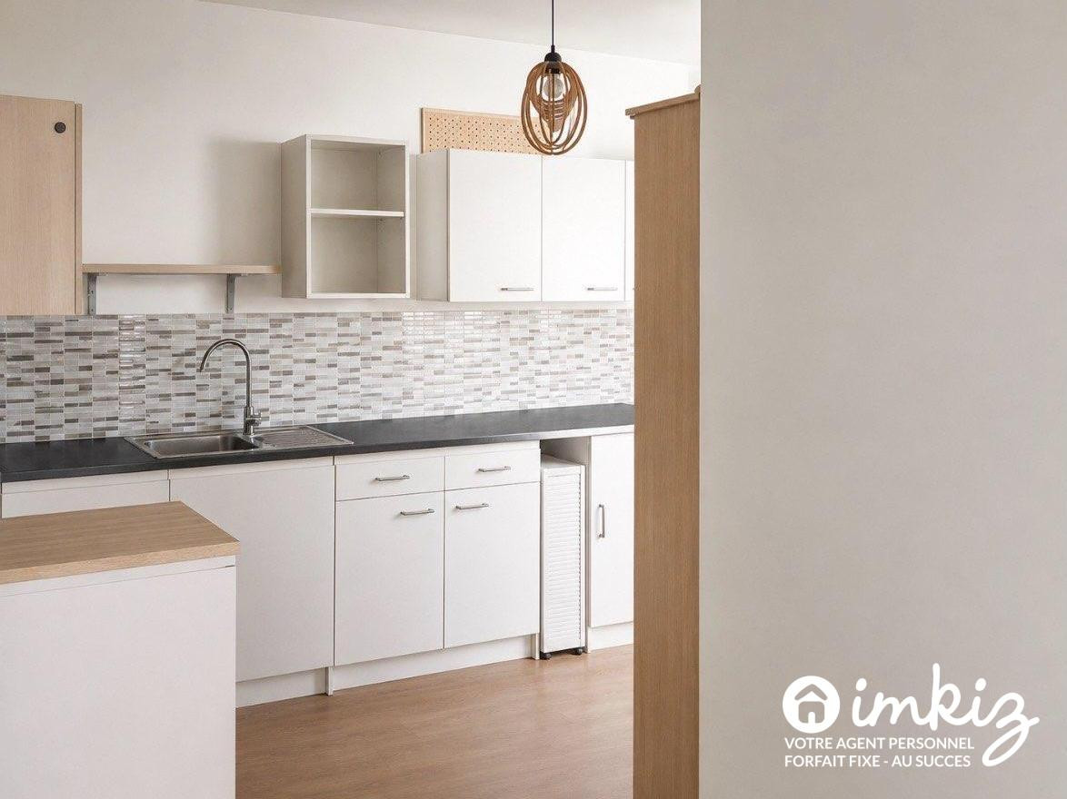 
                                                Vente
                                                 Duplex 5 pièces dernier étage avec terrasse