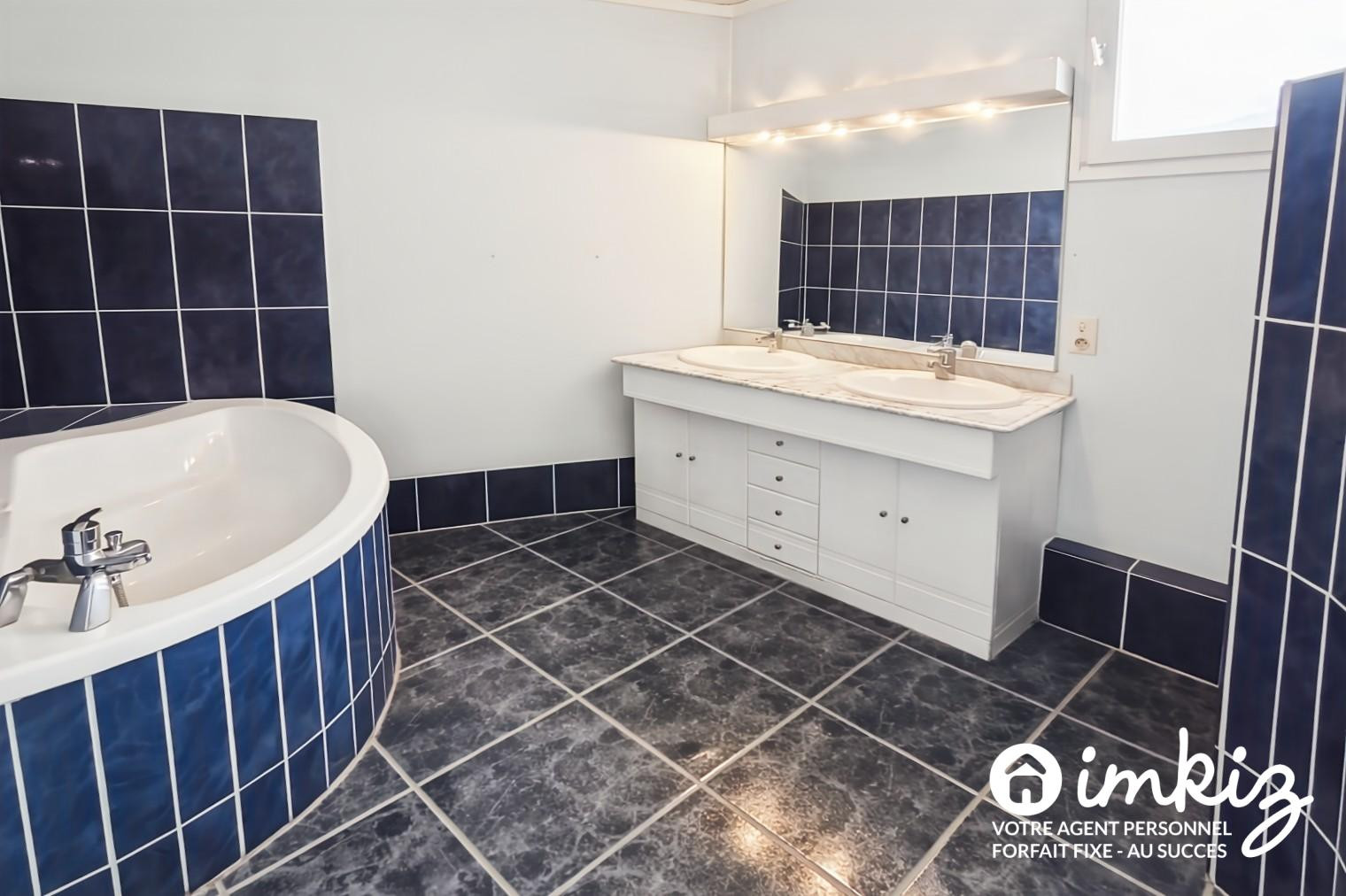 
                                                Vente
                                                 Duplex 6 pièces avec terrasse à Besançon - 123 m2