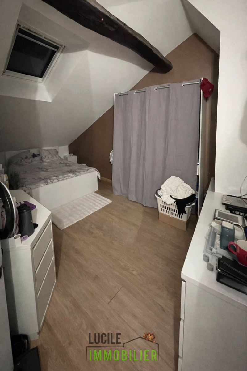 
                                                Location
                                                 duplex