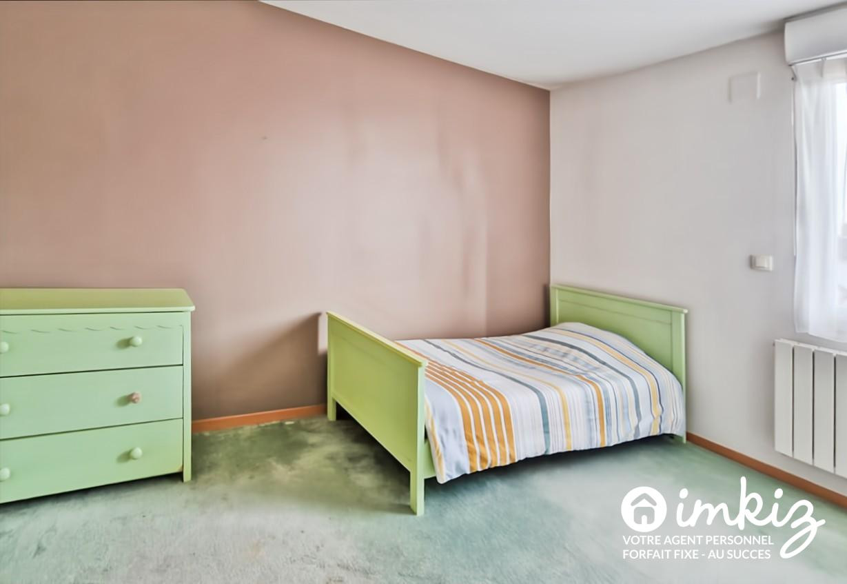 
                                                Vente
                                                 Duplex attique 5P terrasse 2 garages- 156m² au sol