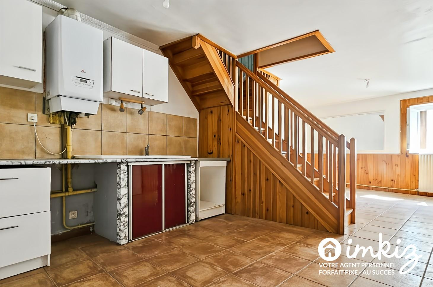 
                                                Vente
                                                 Duplex atypique de 82 m² avec 4 pièces et garage