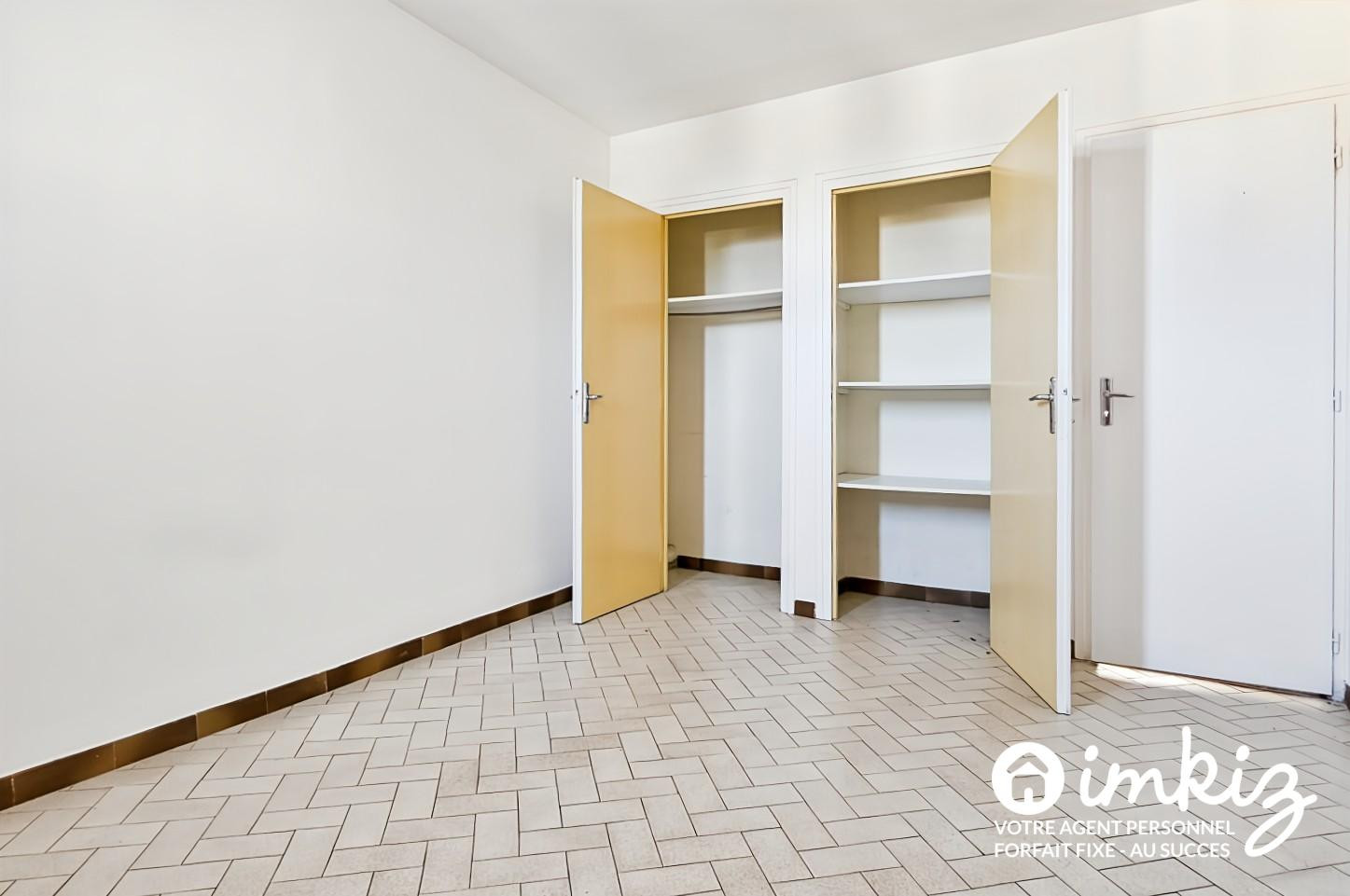 
                                                Vente
                                                 Duplex atypique de 82 m² avec 4 pièces et garage