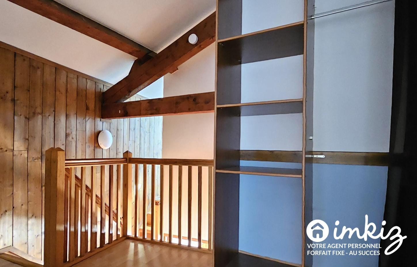 
                                                Vente
                                                 Duplex atypique de 82 m² avec 4 pièces et garage