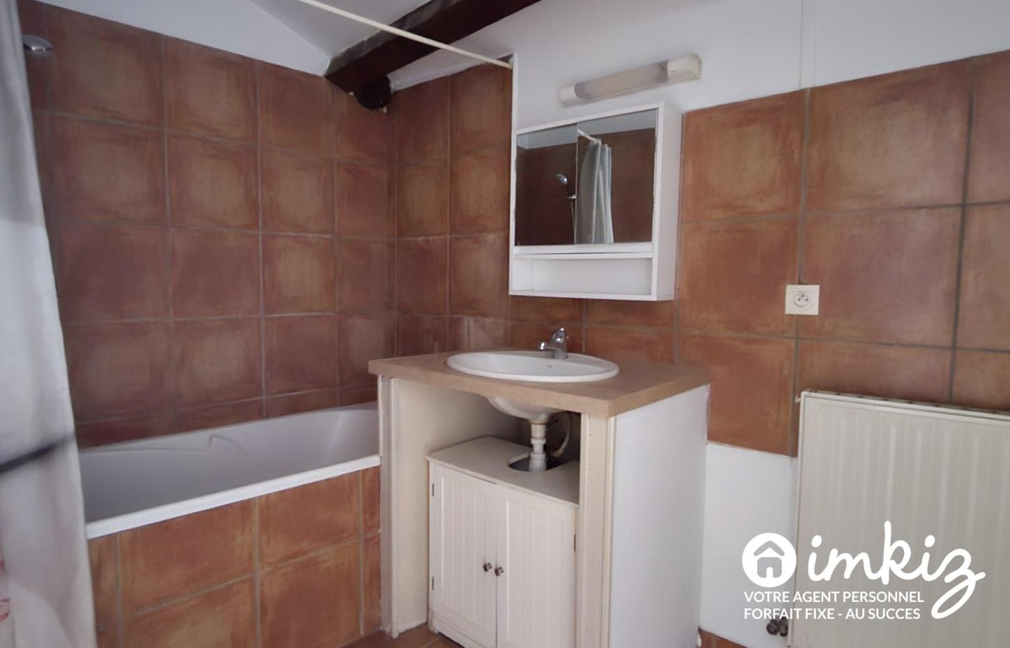 
                                                Vente
                                                 Duplex atypique de 82 m² avec 4 pièces et garage