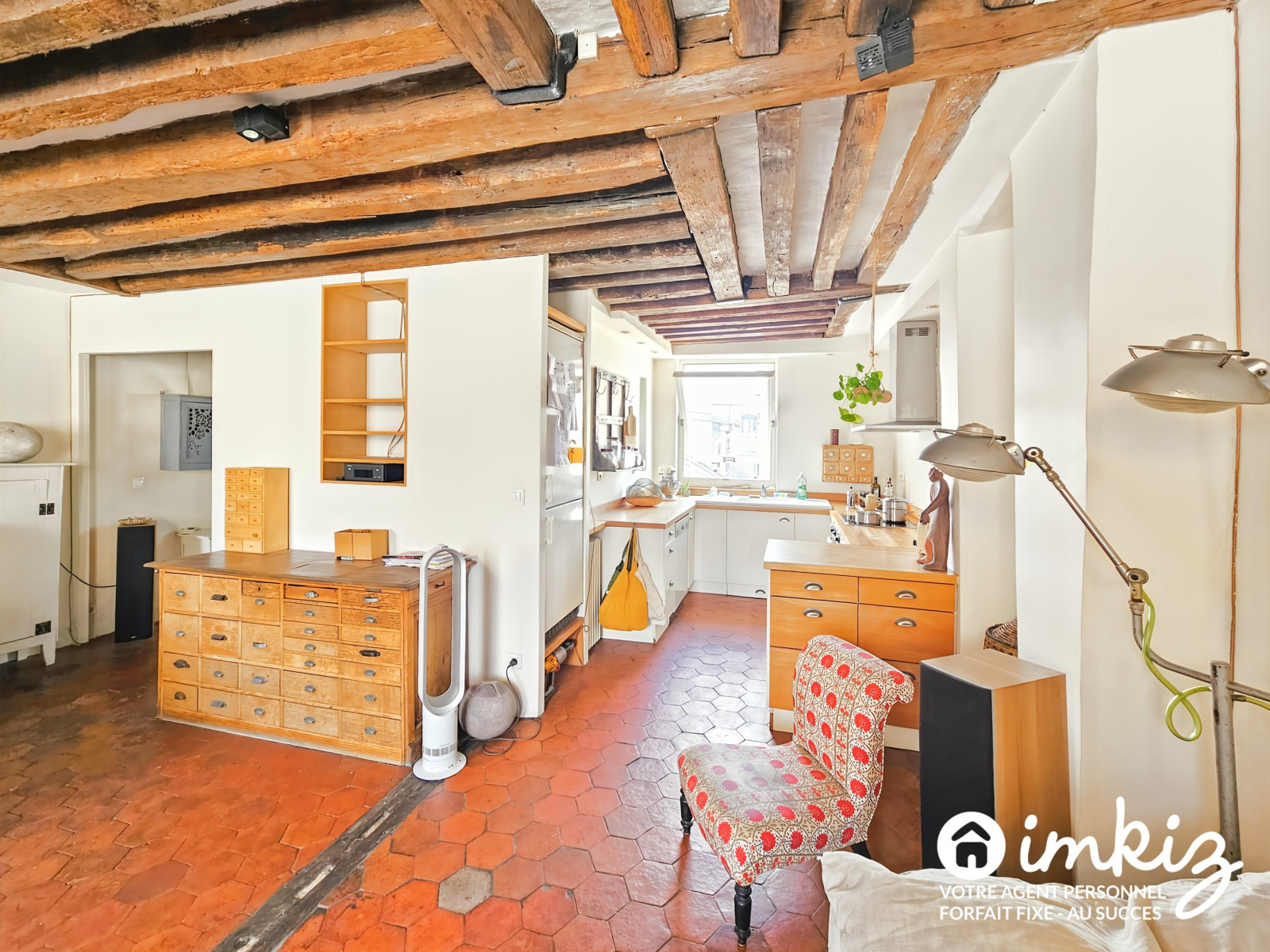 
                                                Vente
                                                 Duplex atypique en dernier étage