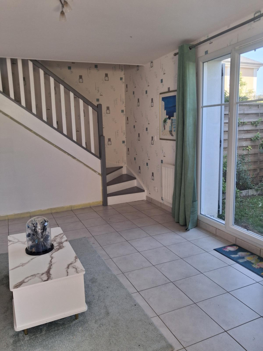
                                                Location
                                                 Duplex avec jardin 😊.