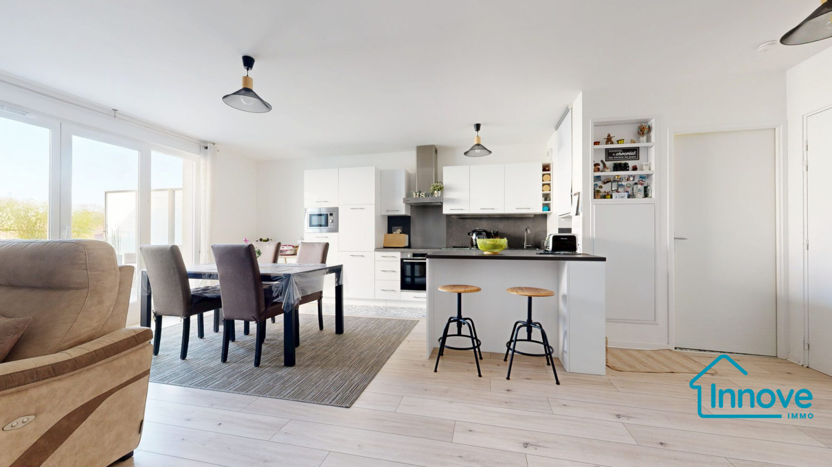 
                                                Vente
                                                 DUPLEX AVEC TERRASSE ENVIRONNEMENT PRIVILEGIE