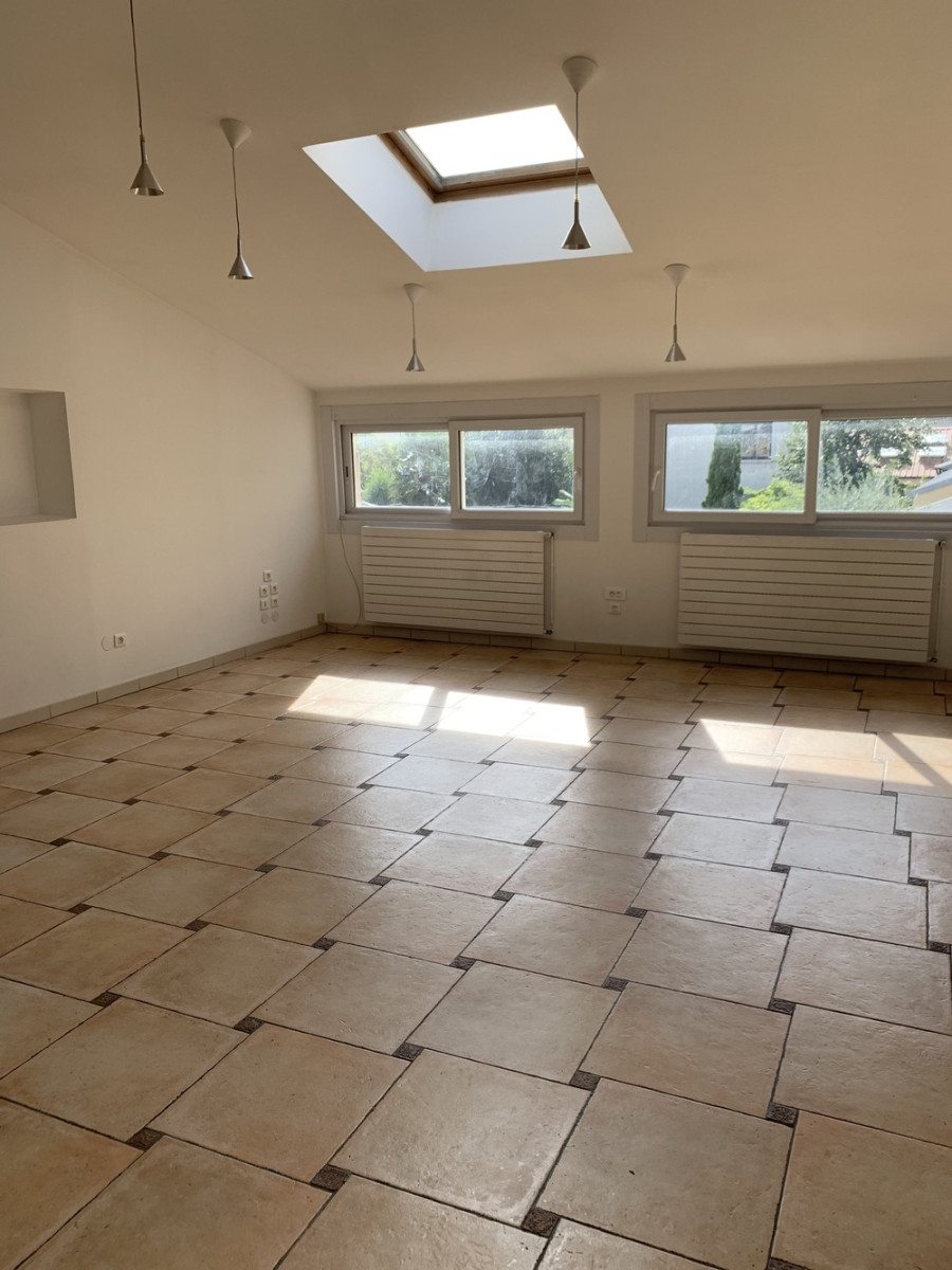 
                                                Location
                                                 Duplex avec terrasse proche métro 8 et RER D