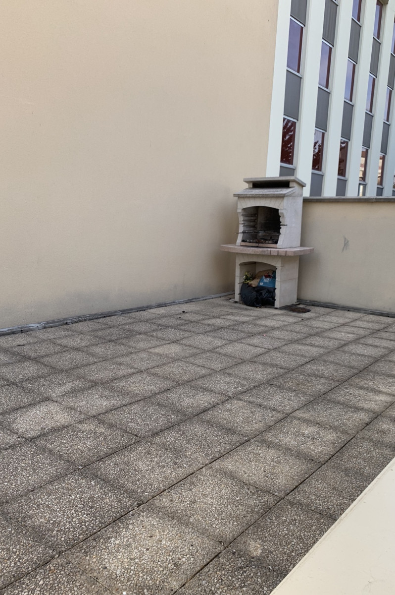 
                                                Location
                                                 Duplex avec terrasse proche métro 8 et RER D