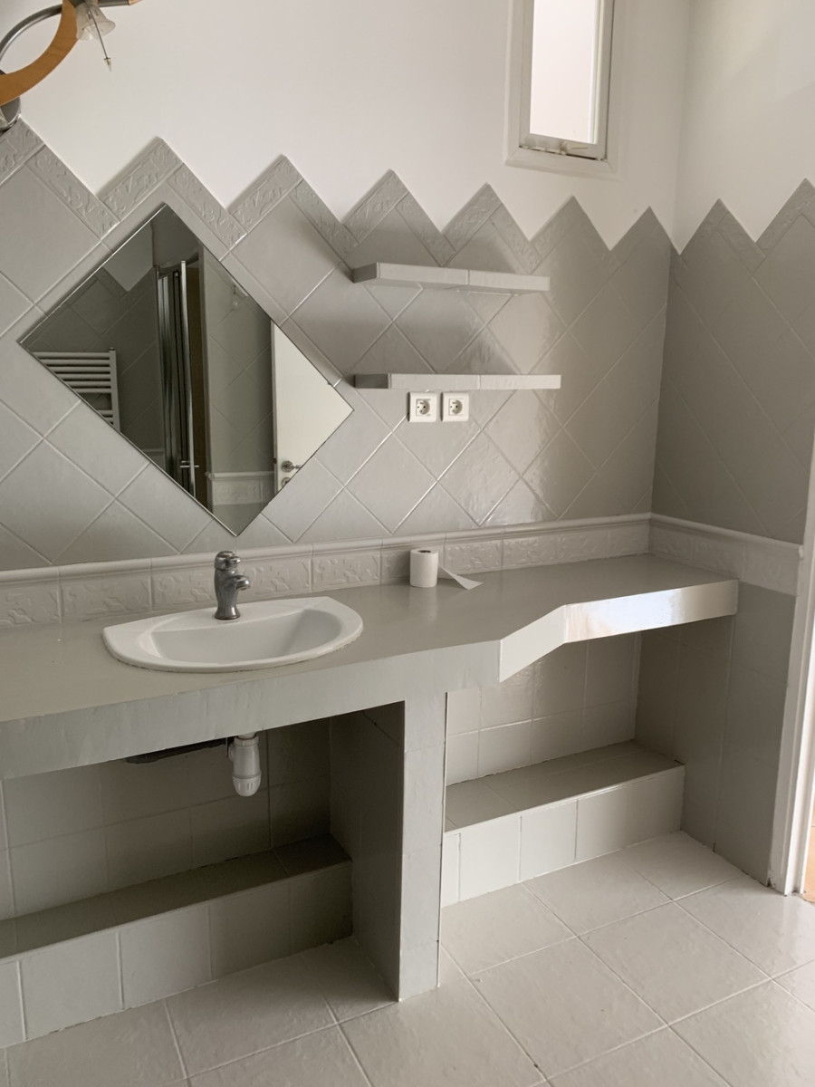 
                                                Location
                                                 Duplex avec terrasse proche métro 8 et RER D