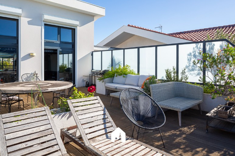 
                                                Location
                                                 Duplex Borely