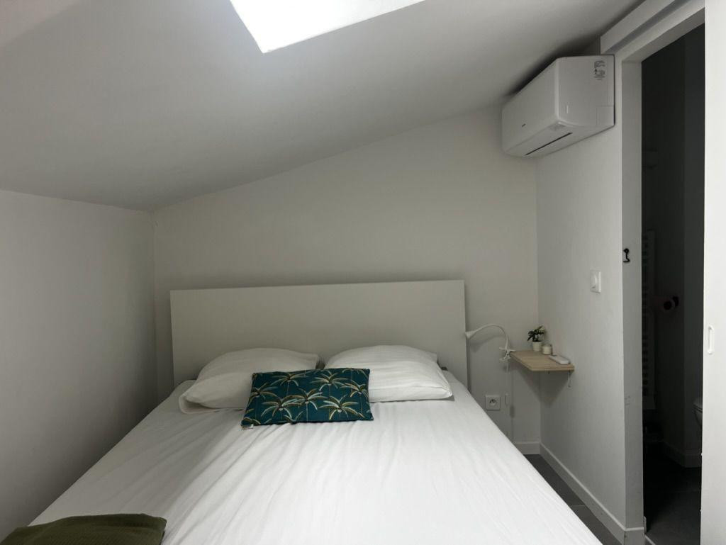 
                                                Location
                                                 Duplex CV rénové avec clim / lave linge / internet