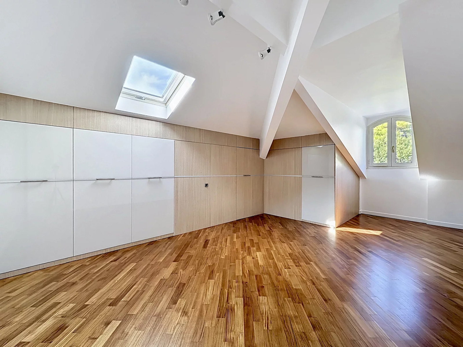 
                                                Vente
                                                 Duplex d’Exception à Cimiez