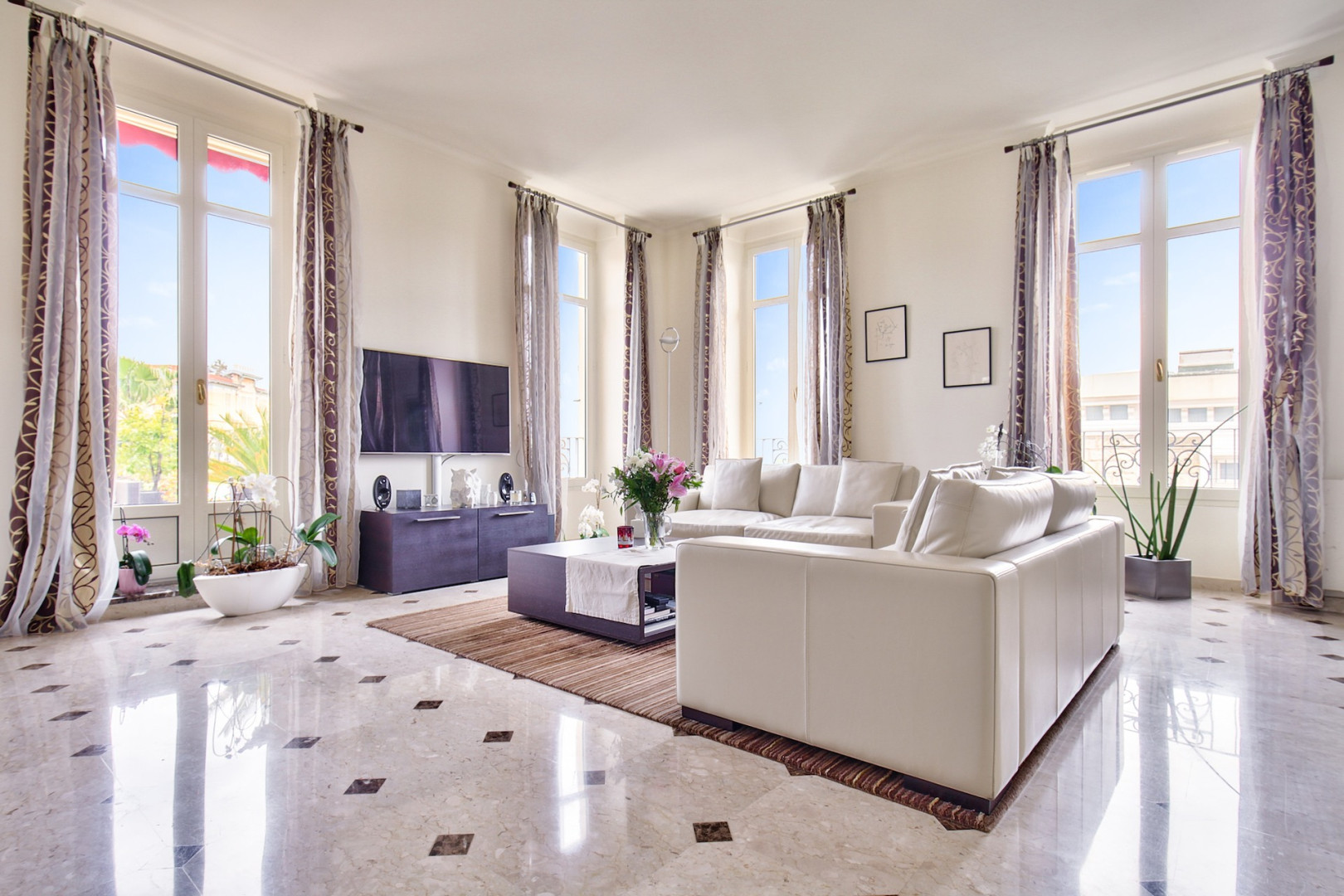 
                                                Vente
                                                 Duplex d’Exception à Cimiez avec Vue Mer Panoramique