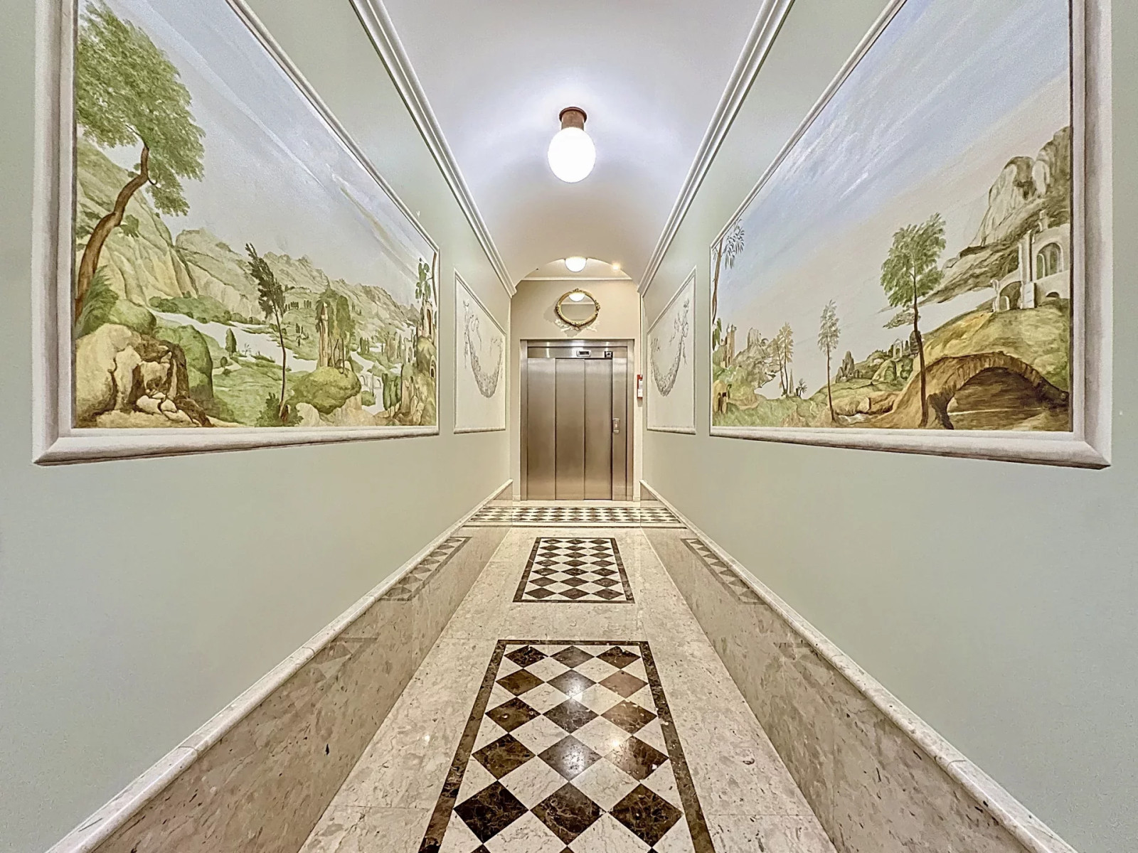 
                                                Vente
                                                 Duplex d’Exception à Cimiez avec Vue Mer Panoramique