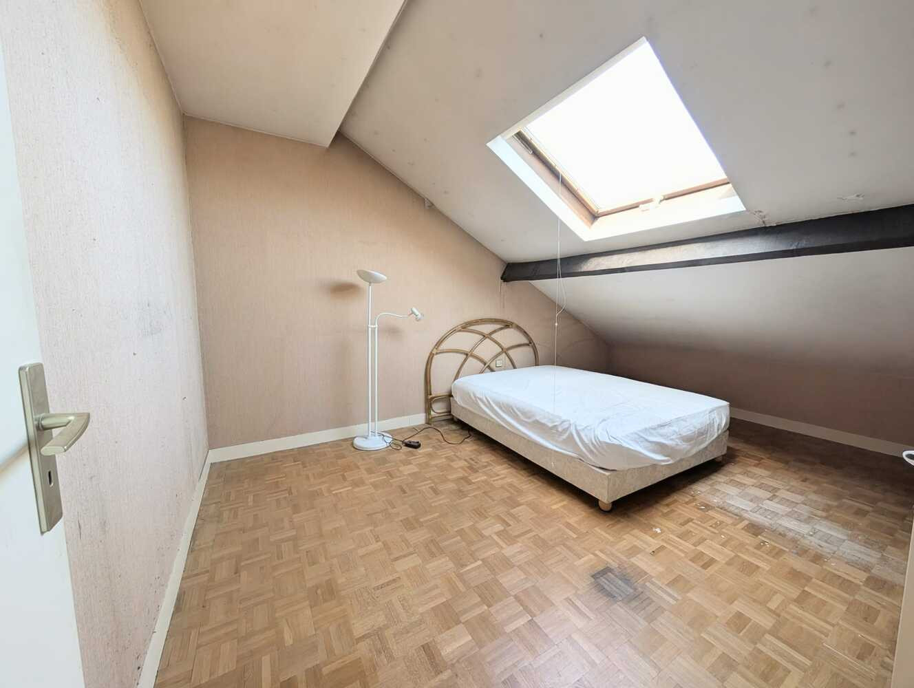 
                                                Vente
                                                 Duplex dernier étage avec box à La Varenne