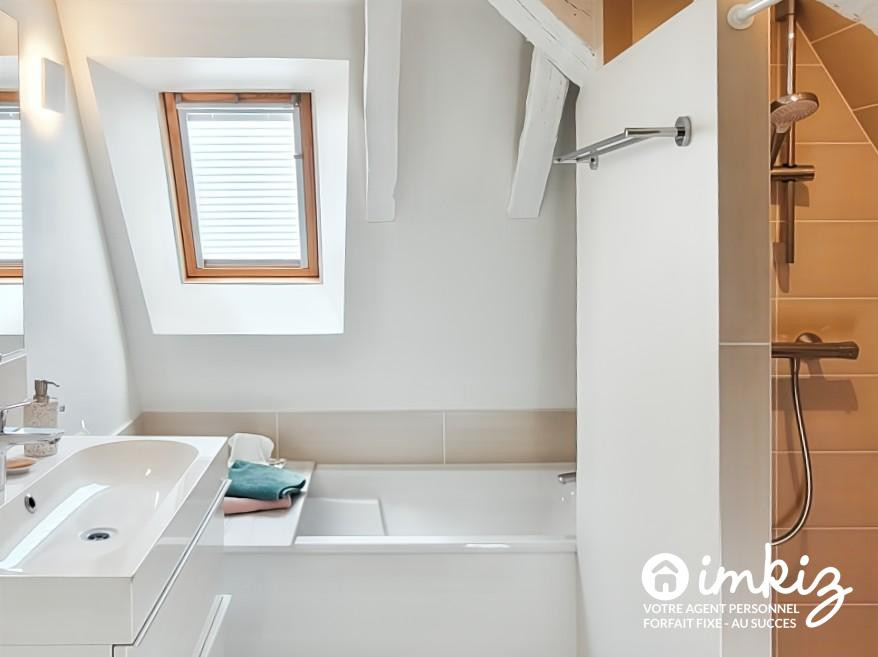 
                                                Vente
                                                 Duplex dernier étage centre historique