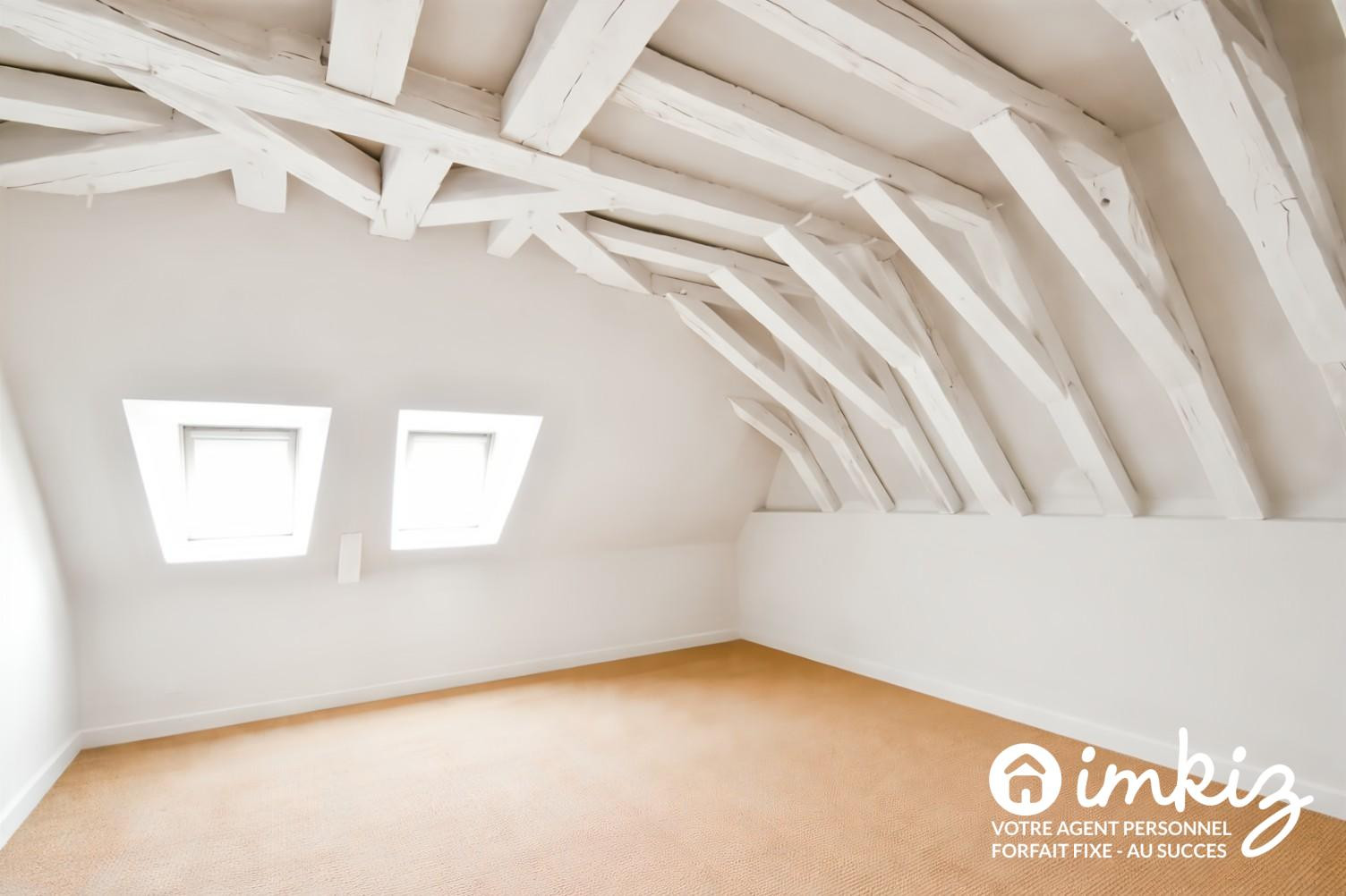 
                                                Vente
                                                 Duplex dernier étage centre historique