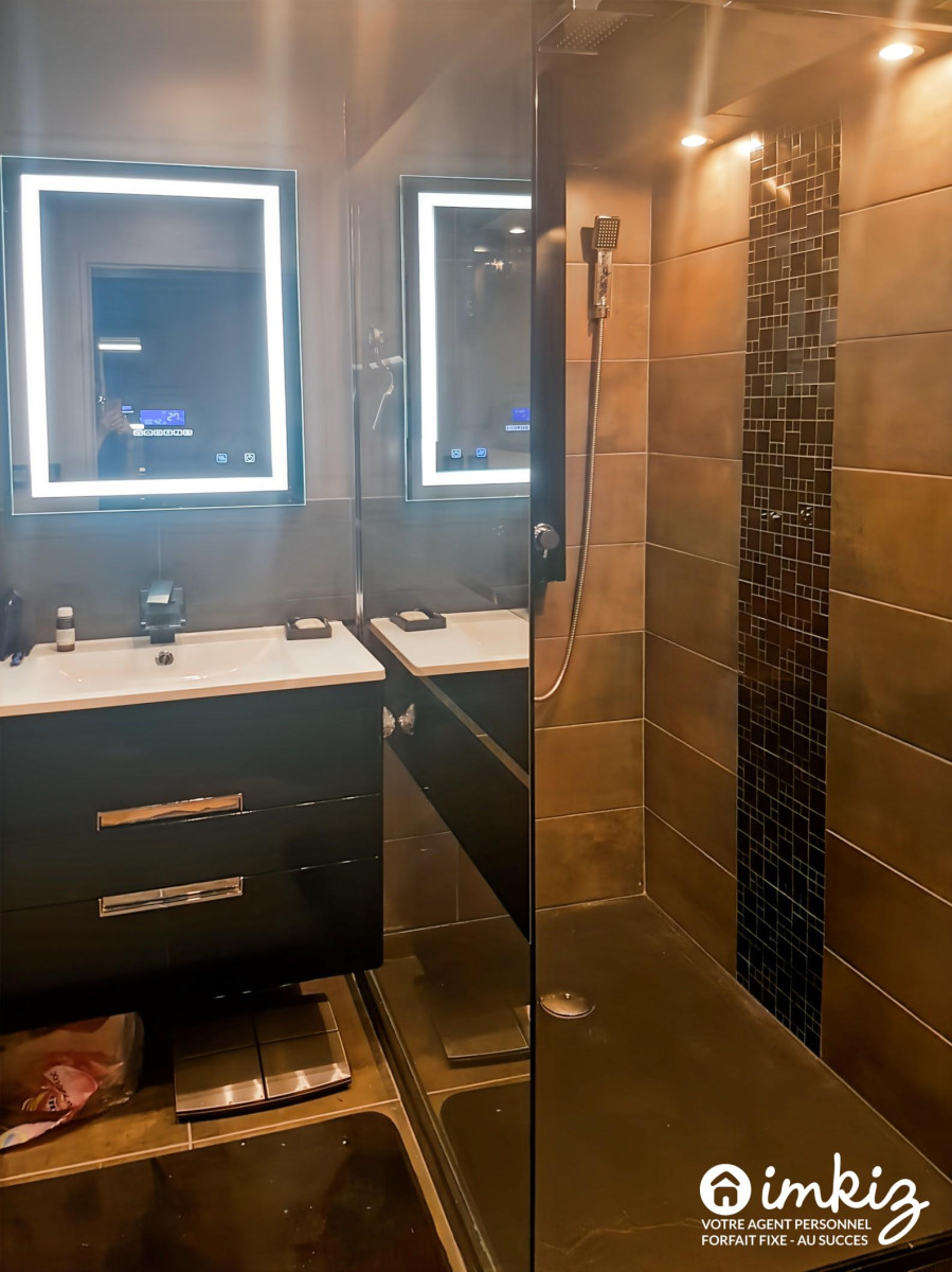 
                                                Vente
                                                 Duplex d'exception au pied du métro