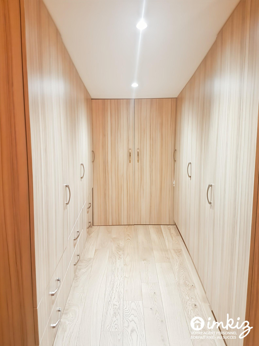 
                                                Vente
                                                 Duplex d'exception au pied du métro